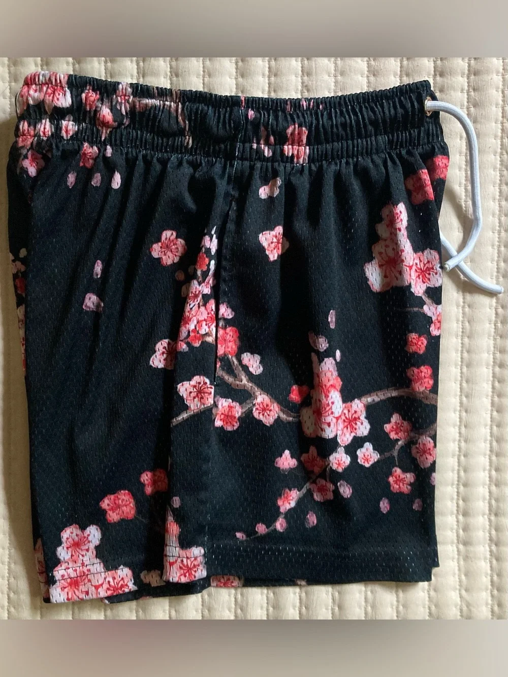 BKTSQD Mesh Athletic Gym Shorts Men’s Small 4.5” Black Floral Cherry Blossoms